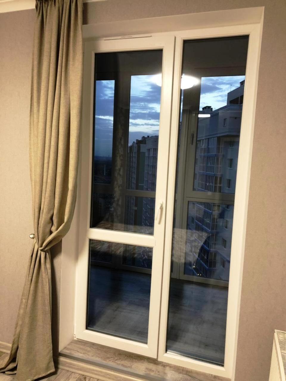 Appartement Квартира Парковые Озера à Kiev Extérieur photo