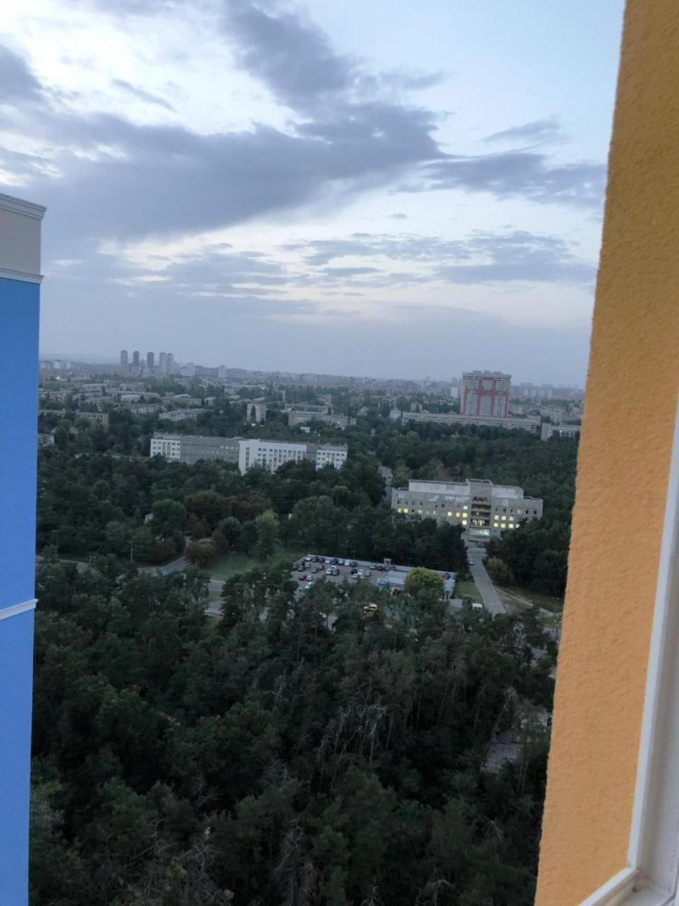 Appartement Квартира Парковые Озера à Kiev Extérieur photo